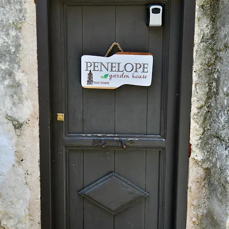Penelope Garden House Old Town *